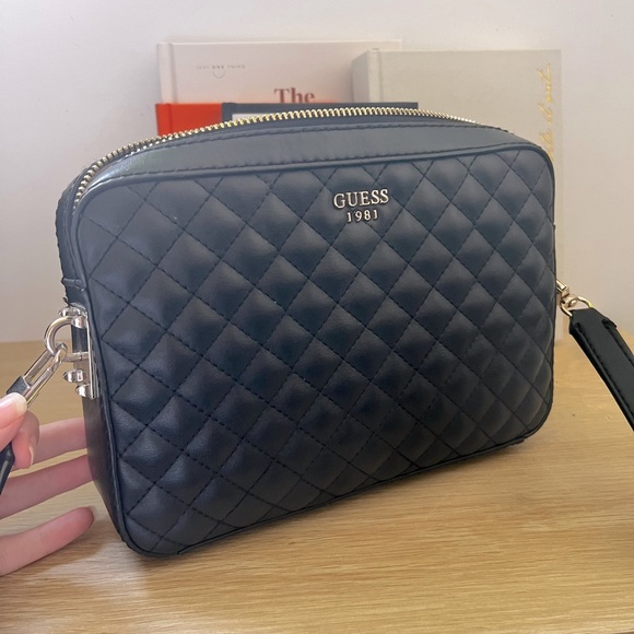 🌻 GUESS Rochelle Crossbody Top Zip - Picture 3 of 6